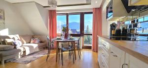 Kuchyňa alebo kuchynka v ubytovaní VIP Apartamenty Widokowe