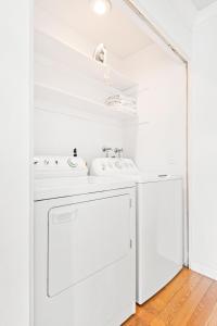 Φωτογραφία από το άλμπουμ του 5bed 3bath Private gated community home 7miles to Downtown La close to Disney σε Commerce