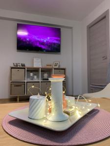 TV a/nebo společenská místnost v ubytování Family-Friendly 2-BedRoom Apt Free Parking