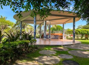 Zahrada ubytování Puerto de Luna Pet Friendly and Family Suites