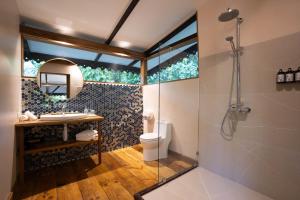 Ένα μπάνιο στο Almonds & Corals Boutique Hotel