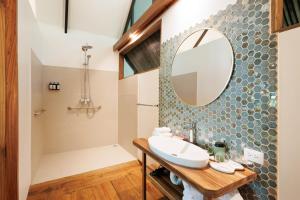 Ένα μπάνιο στο Almonds & Corals Boutique Hotel