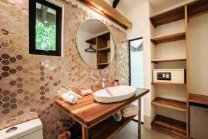 Ένα μπάνιο στο Almonds & Corals Boutique Hotel