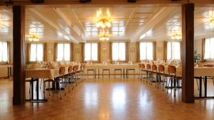 Restaurace v ubytování Gasthaus zum Rössli + 13 fotografií