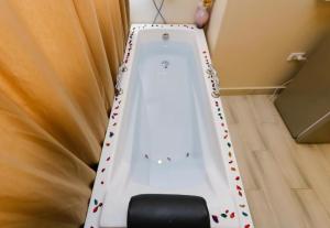 Bagno di PYRAMIDS guest house