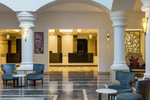 A seating area at Marina Resort Port Ghalib, a member of Radisson Individuals