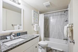 Ένα μπάνιο στο Newly Renovated Unit, Contemporary Interiors, Minutes from Fine Dining and Wold Class Skiing! +10 φωτογραφίες