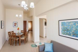 Χώρος καθιστικού στο Lily of Crete 2 - Sea & Beach front Apartment