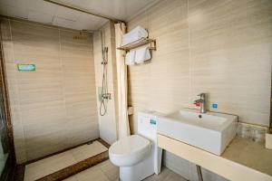 A bathroom at Juli Boutique Hotel