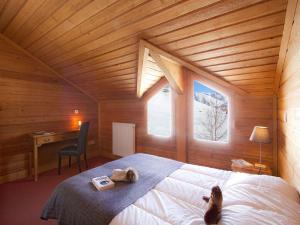 Ένα ή περισσότερα κρεβάτια σε δωμάτιο στο Spacious Mountain Stay for 14