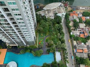 Πισίνα στο ή κοντά στο Comfort 1BR Apartment at Thamrin Residence By Travelio