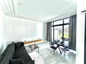 Fotografie z fotogalerie ubytování Relaxed Coastal Stay with Poolside Access Great Amenities v destinaci Ayios Nikolaos