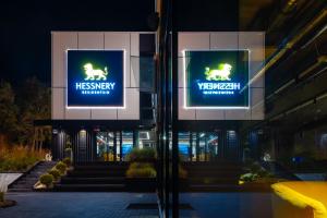 Certifikát, hodnocení, plakát nebo jiný dokument vystavený v ubytování Hessnery Hotel