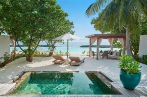 Bazén v ubytování Sirru Fen Fushi Private Lagoon Resort Maldives nebo v jeho okolí