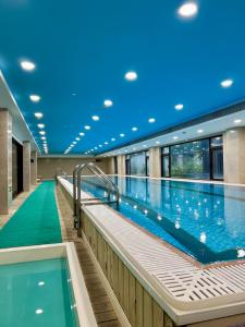 Bazén v ubytování Shushe Hotel Shanghai nebo v jeho okolí