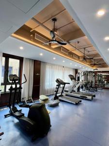 Fitness centrum a/nebo fitness zařízení v ubytování Shushe Hotel Shanghai