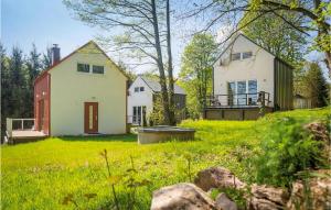 Κήπος έξω από το Amazing Home In Taszów With Sauna +11 φωτογραφίες
