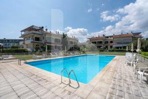 The swimming pool at or close to Homiday - Residence Micaene
