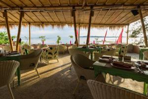 Restaurace v ubytování PinkCoco Gili Air - Constant Surprises & for Cool Adults Only
