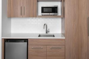 Kuchyň nebo kuchyňský kout v ubytování Element North Austin Tech Ridge
