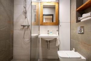 Ένα μπάνιο στο TATRYSTAY Premium Arimont Apartments