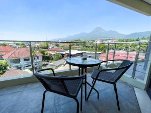 Pemandangan gunung umum atau pemandangan gunung yang diambil dari resort