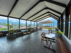 Pemandangan gunung umum atau pemandangan gunung yang diambil dari resort