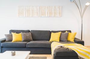 A seating area at Moderno Apartamento en Guadalmina Golf - Marbella