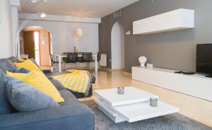 A seating area at Moderno Apartamento en Guadalmina Golf - Marbella