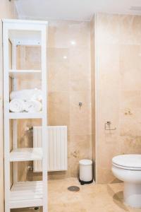 A bathroom at Moderno Apartamento en Guadalmina Golf - Marbella