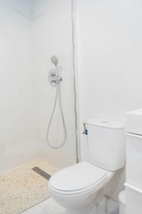 A bathroom at Moderno Apartamento en Guadalmina Golf - Marbella