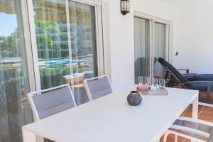 A seating area at Moderno Apartamento en Guadalmina Golf - Marbella