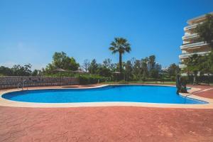 The swimming pool at or close to Moderno Apartamento en Guadalmina Golf - Marbella