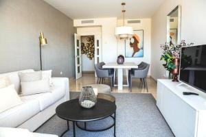 Zdjęcie z galerii obiektu Exclusivo apartamento en Los Flamingos Golf w mieście Estepona