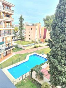 The swimming pool at or close to Acogedor Ap. 1hab. Torremolinos