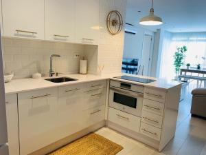 Zdjęcie z galerii obiektu Bonito Apartamento 2hab. 2 baños w mieście Benalmádena
