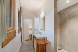Bilik mandi di Lug ins Tal - Gruppenhaus +36 gambar