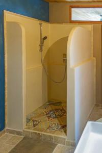 Ένα μπάνιο στο Maison de vacances pleine nature +8 φωτογραφίες