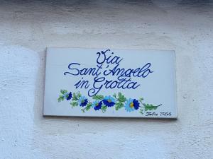 BORGO Sant Angelo in grotta的证书、奖牌、标识或其他文件