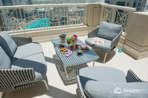 Fotografie z fotogalerie ubytování Dream Inn - Apartment with Private Terrace, 29 Boulevard Downtown v Dubaji