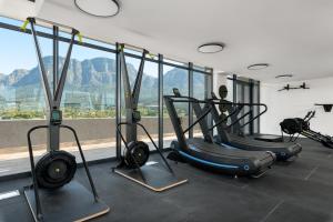 Fitness centrum a/nebo fitness zařízení v ubytování Newlands Peak Apartments