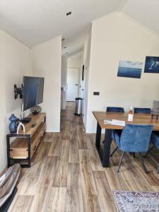 Μια τηλεόραση ή/και κέντρο ψυχαγωγίας στο De Stamper - Chalet 418