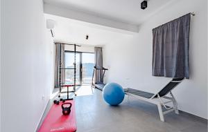 Posilňovňa alebo fitness centrum v ubytovaní 3 Bedroom Amazing Home In Blato