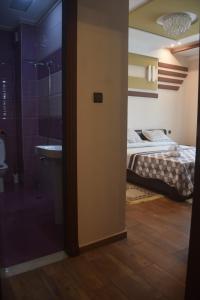 Postel nebo postele na pokoji v ubytování Abraj Dubai 3 bedroom luxury apartment