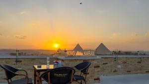 Alba o tramonto visti dall'interno del bed & breakfast o dai dintorni