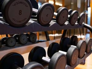 Posilňovňa alebo fitness centrum v ubytovaní Novotel Madrid City Las Ventas