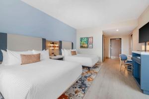 Postel nebo postele na pokoji v ubytování Cambria Hotel Austin Downtown