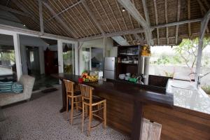 Minuman di Villa Waru
