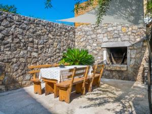 Fotografie z fotogalerie ubytování Holiday Home Aničić by Interhome v destinaci Ika
