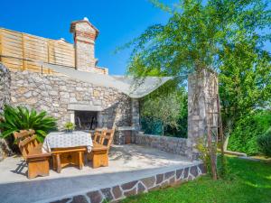 Zahrada ubytování Holiday Home Aničić by Interhome